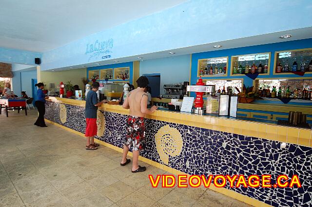 Republique Dominicaine Puerto Plata Viva Playa Dorada The pool bar.