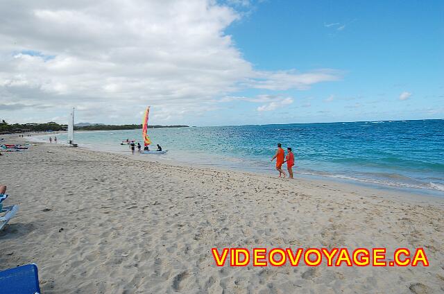 Republique Dominicaine Puerto Plata Viva Playa Dorada El oeste playa del hotel Viva Wyndham ofrece una larga caminata para llegar hasta Puerto Plata a través de Costa Dorada.