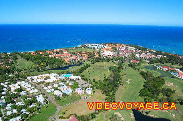 Republique Dominicaine Puerto Plata Viva Playa Dorada El hotel Viva Wyndham está situado en el centro, un poco hacia la izquierda.