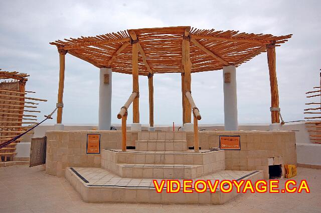 Mexique Puerto Vallarta Buenaventura Grand El jacuzzi en la terraza con vistas a la playa.