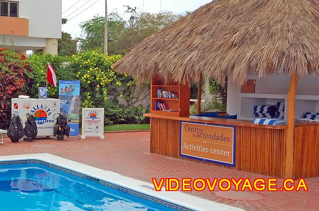 Mexique Puerto Vallarta Buenaventura Grand Le centre d'activité, une petite bibliothèque, la distribution des serviettes de plage.