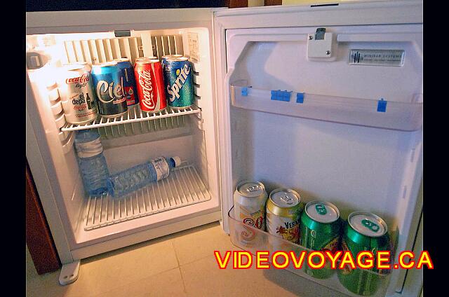 Mexique Puerto Vallarta Buenaventura Grand The interior of the refrigerator without freezer.