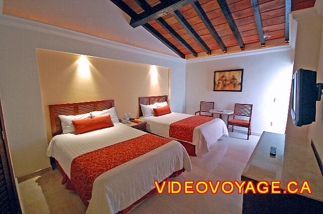 Mexique Puerto Vallarta Buenaventura Grand A medium-sized room. The rooms on the top floor with a cathedral ceiling.