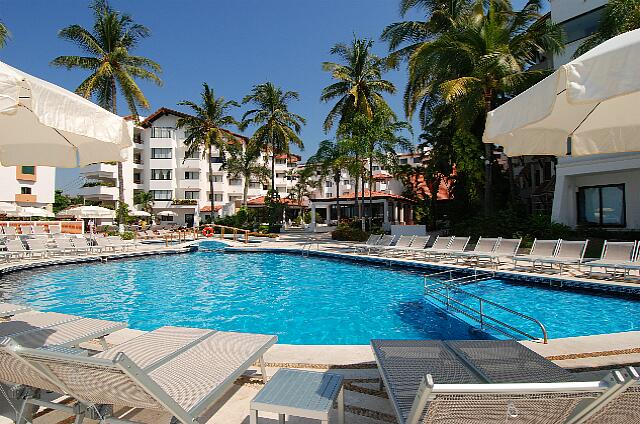 Mexique Puerto Vallarta Buenaventura Grand Without cushion metal chairs.