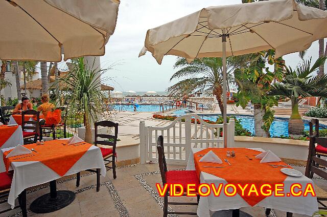 Mexique Puerto Vallarta Buenaventura Grand The terrace from another angle.