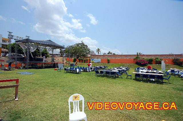 Mexique Bucerias Royal Decameron Vallarta Una escena se configura en el campo de fútbol para las fiestas.