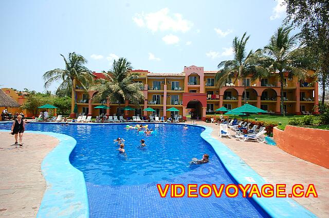 Mexique Bucerias Royal Decameron Vallarta Sections of the shallow pool.