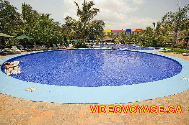 Mexique Bucerias Royal Decameron Vallarta A swimming pool for children near the pool 5. depth 0.53 meters, it is much larger than other children's pool.