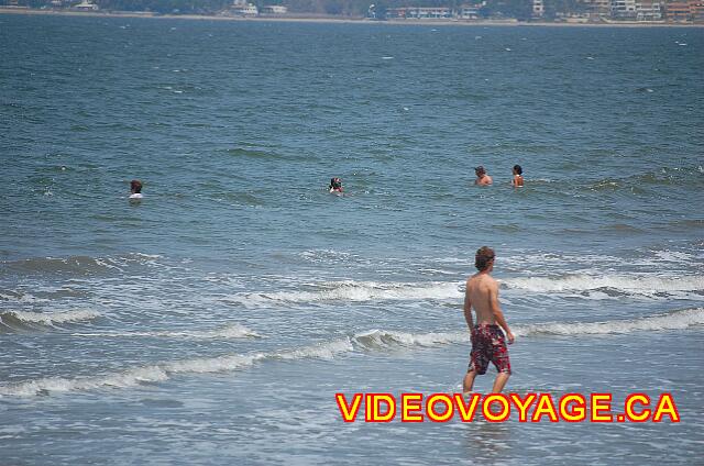 Mexique Bucerias Royal Decameron Vallarta Une pente assez douce pour entrer dans la mer.