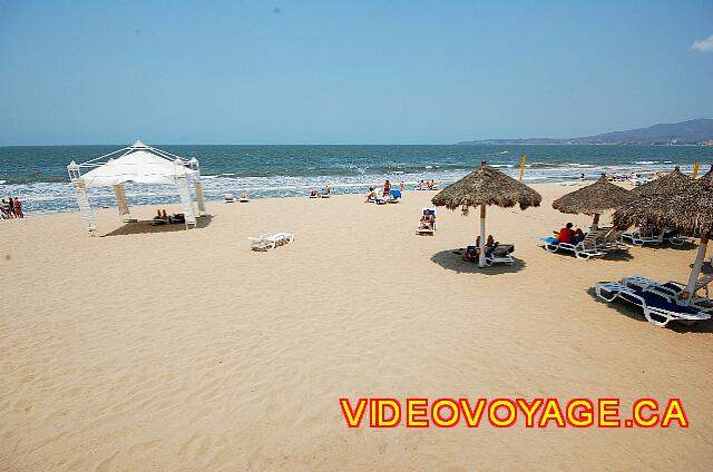 Mexique Bucerias Royal Decameron Vallarta Une plage assez profonde.