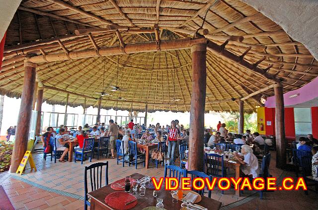 Mexique Bucerias Royal Decameron Vallarta Une deuxième salle à manger de moyenne dimension.