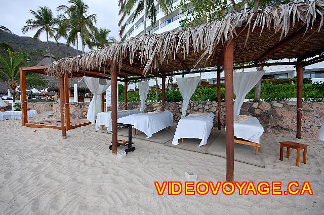 Mexique Puerto Vallarta Dreams Puerto Vallarta Massages on the beach too.