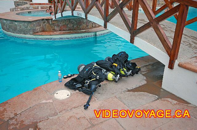 Mexique Puerto Vallarta Dreams Puerto Vallarta Des cours d'introduction de plongé sous-marine dans la piscine principale.