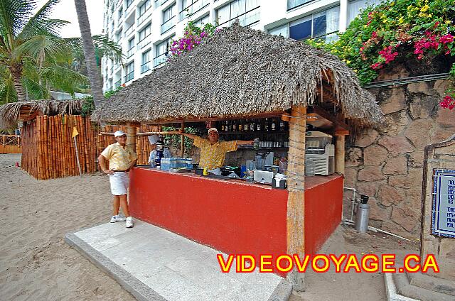 Mexique Puerto Vallarta Dreams Puerto Vallarta Le bar de la plage.