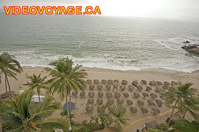 Mexique Puerto Vallarta Dreams Puerto Vallarta Près de 60 parasols du coté nord de la plage.