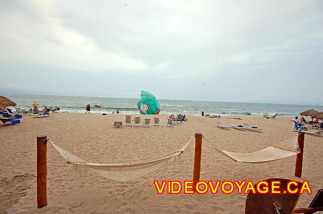 Mexique Puerto Vallarta Dreams Puerto Vallarta D'autres hamacs sur la plage.