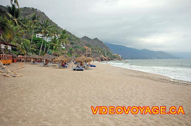 Mexique Puerto Vallarta Dreams Puerto Vallarta Les parasols à l'extrème nord.