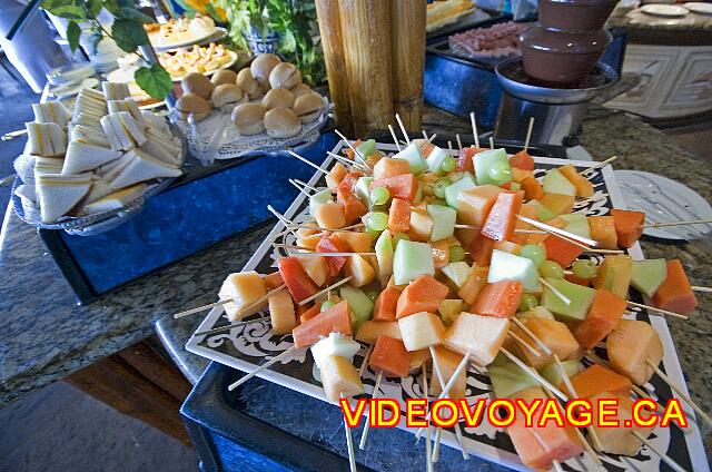 Mexique Puerto Vallarta Dreams Puerto Vallarta Pinchos de la fruta.