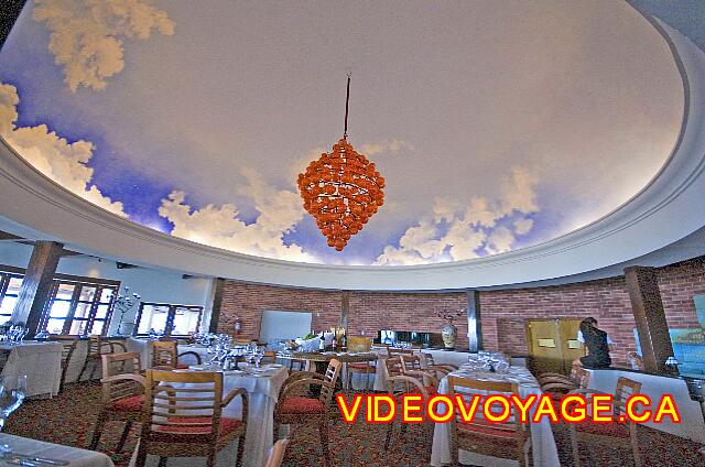 Mexique Puerto Vallarta Dreams Puerto Vallarta El techo con un motivo cielo.