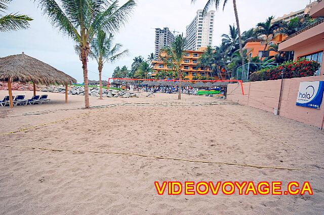 Mexique Puerto Vallarta Friendly Hola Vallarta Volleyball on the beach.