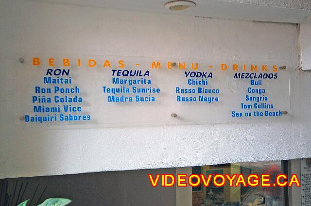Mexique Puerto Vallarta Friendly Hola Vallarta El menú del bar ... en la pared.