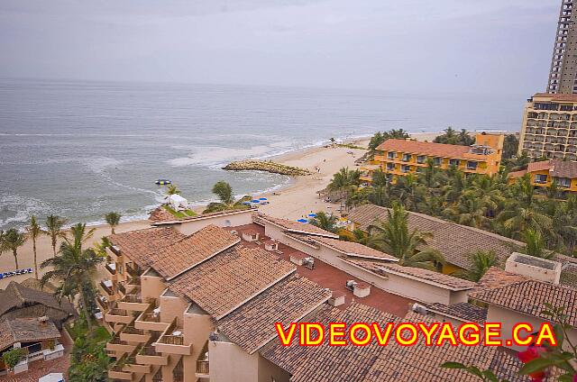 Mexique Puerto Vallarta Friendly Hola Vallarta The view to the north, one can see large passenger boats go to into the harbor sometimes ...