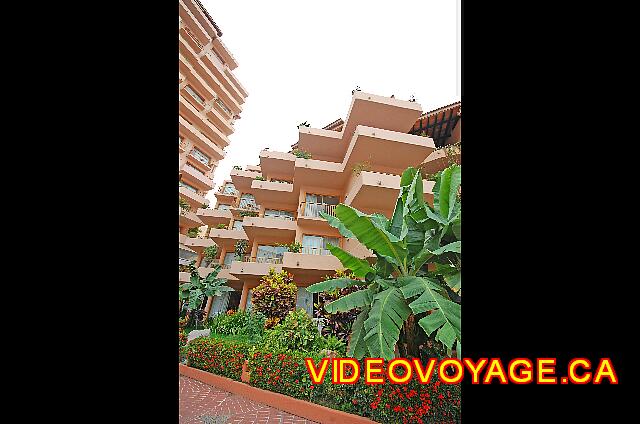 Mexique Puerto Vallarta Friendly Hola Vallarta The balconies are larger. There are a few rooms "Front ocean view."