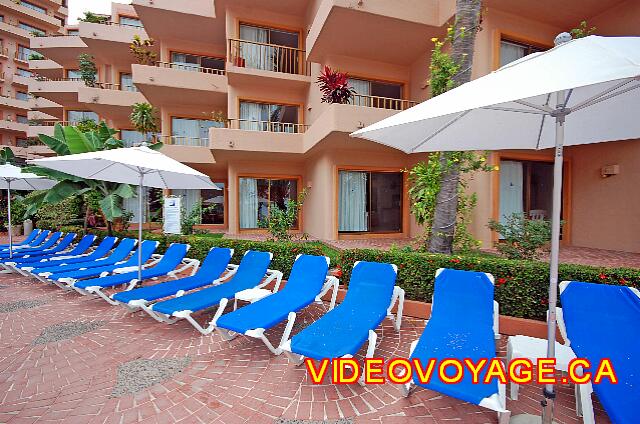 Mexique Puerto Vallarta Friendly Hola Vallarta Floor of the rooms are on the ground near the pool.