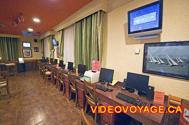 Mexique Nuevo Vallarta Riu Jalisco Sport Bar, Internet stations not included.