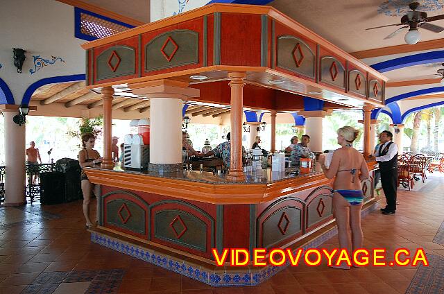 Mexique Nuevo Vallarta Riu Jalisco El bar en el restaurante de la playa.