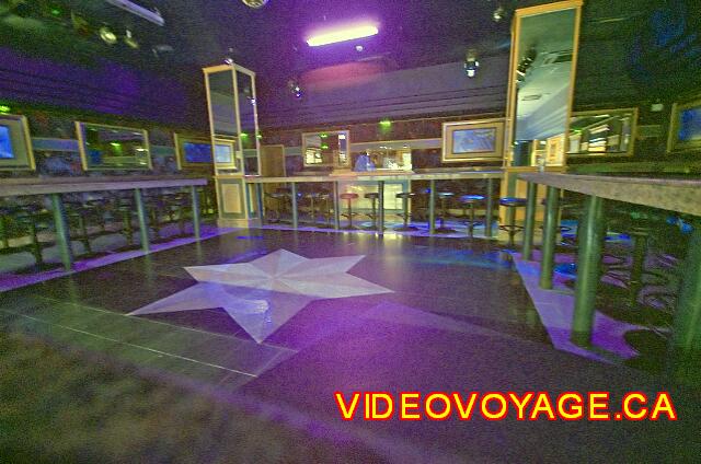 Mexique Nuevo Vallarta Riu Jalisco The dance floor with a little ceramic floor slippery.