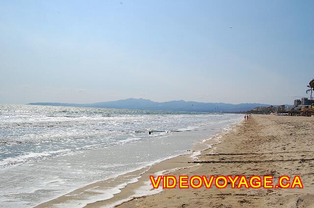 Mexique Nuevo Vallarta Riu Jalisco The beach to the north for several kilometers.