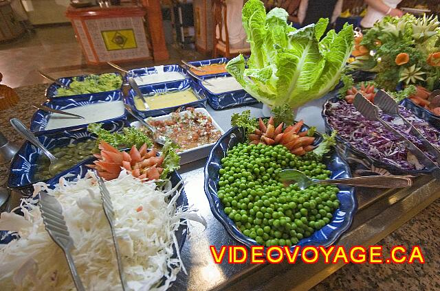 Mexique Nuevo Vallarta Riu Jalisco El bar de ensaladas con aderezos para ensaladas