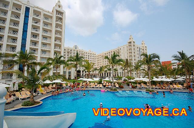 Mexique Nuevo Vallarta Riu Vallarta A swimming pool near the main building.