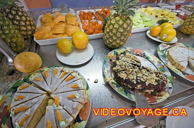 Mexique Nuevo Vallarta Riu Vallarta Even fruits and desserts.