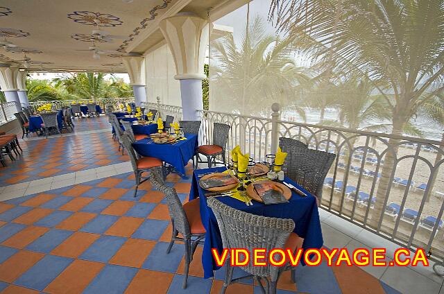 Mexique Nuevo Vallarta Riu Vallarta O mesas más íntimas en la noche. Por la noche el restaurante Flamingo es un restaurante a la carta.