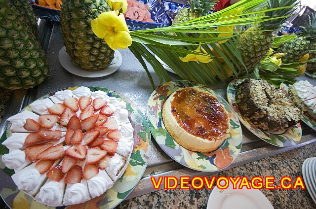 Mexique Nuevo Vallarta Riu Vallarta Una sección de postres, unos postres diferentes de los que ofreció el día.