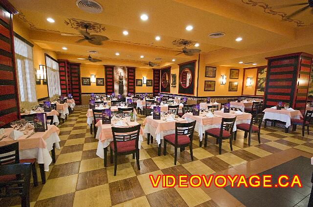 Mexique Nuevo Vallarta Riu Vallarta La carta de cocina asiática Nirvana. Aquí, una sección de comedor.