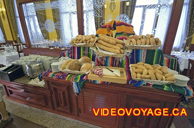 Mexique Nuevo Vallarta Riu Vallarta Una barra de pan y sopa.