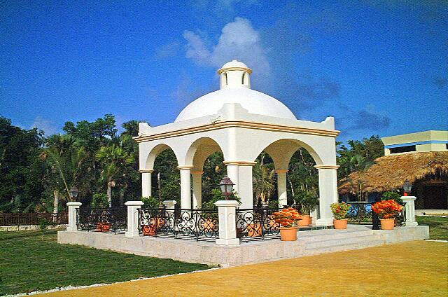 Republique Dominicaine Punta Cana Gran Bahia Principe Un hermoso gazebo para bodas.