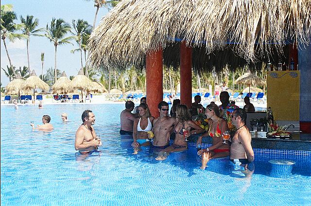 Republique Dominicaine Punta Cana Gran Bahia Principe Una barra popular.