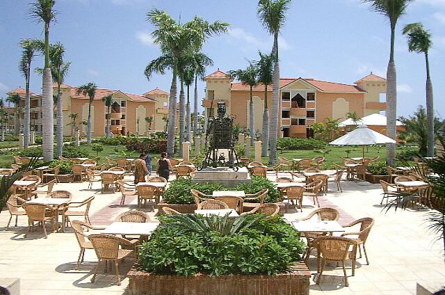 Republique Dominicaine Punta Cana Gran Bahia Principe Una terraza en la parte trasera del vestíbulo de la sección de Punta Cana.