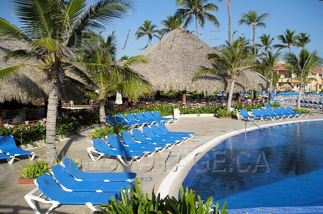 Republique Dominicaine Punta Cana Gran Bahia Principe Le snack bar piscis près de la piscine.