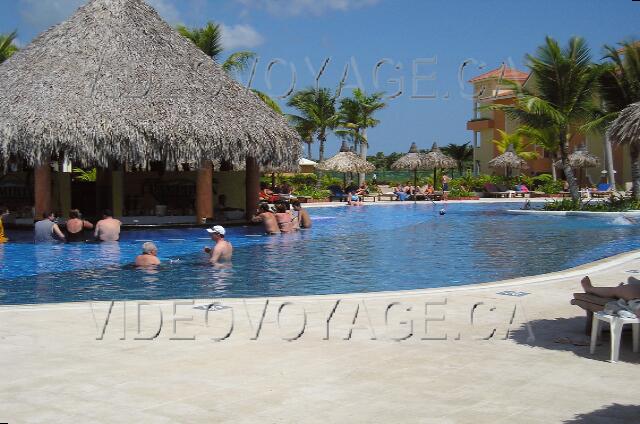 Republique Dominicaine Punta Cana Gran Bahia Principe El bar de la piscina.