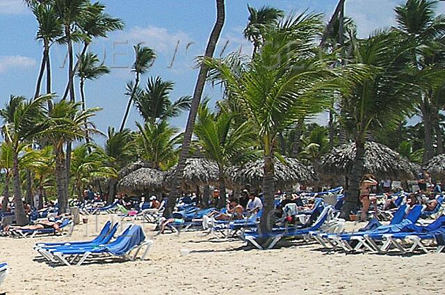 Republique Dominicaine Punta Cana Gran Bahia Principe The umbrellas at the bottom of the beach.