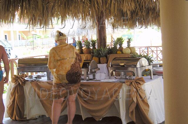 Republique Dominicaine Punta Cana Gran Bahia Principe Hot dishes from the buffet.