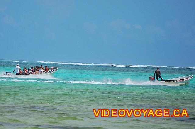 Republique Dominicaine Punta Cana Bavaro Casino Il y a beaucoup de déplacement de bateau, mais à une longue distance du rivage.