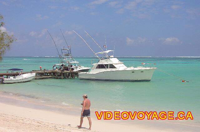 Republique Dominicaine Punta Cana Bavaro Casino Des bateaux de pêche en haute mer aussi.