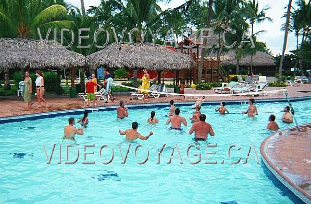 Republique Dominicaine Punta Cana Bavaro Casino Le volleyball dans la piscine de l'hôtel Barcelo Caribe.