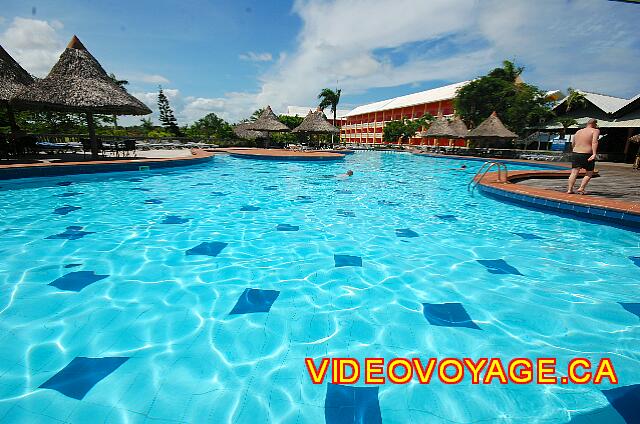 Republique Dominicaine Punta Cana Bavaro Casino Una vista de la piscina en el bar.